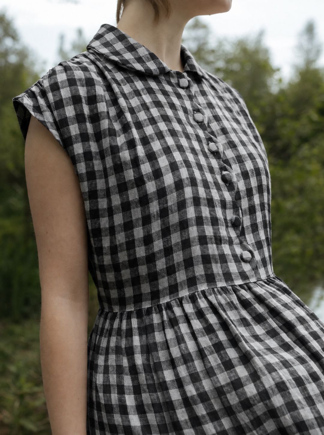 Paula scalloped front dress in woven linen check